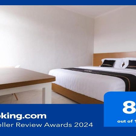 Super Oyo Collection O 90023 Damar Kusumo Guest House Maguwo Exterior foto